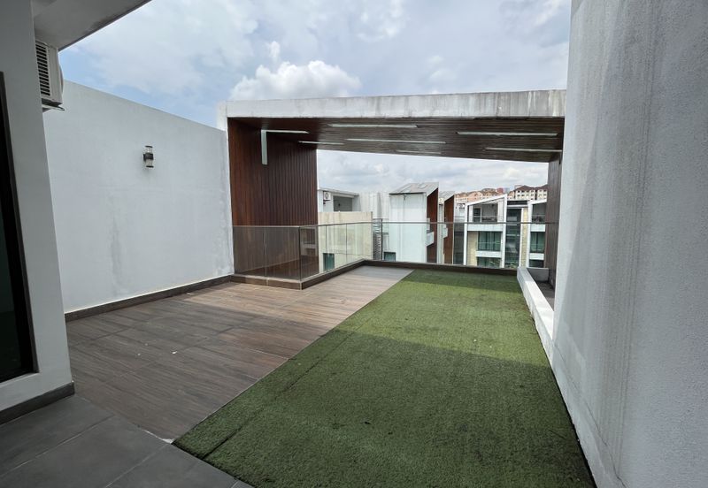 Tropical Villa Luxury Service Suites