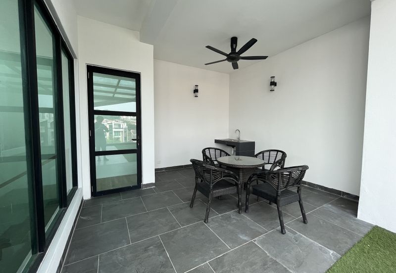 Tropical Villa Luxury Service Suites