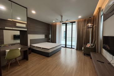 Tropical Villa Luxury Service Suites