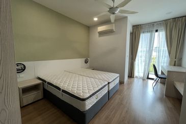 Tropical Villa Luxury Service Suites