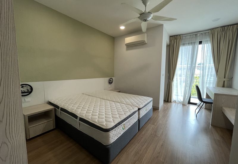 Tropical Villa Luxury Service Suites