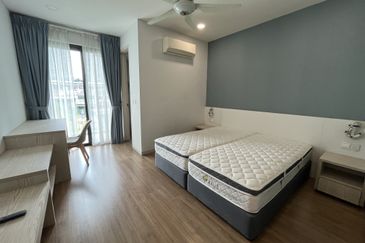 Tropical Villa Luxury Service Suites