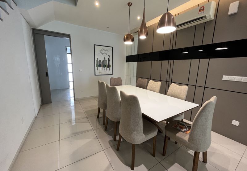 Tropical Villa Luxury Service Suites