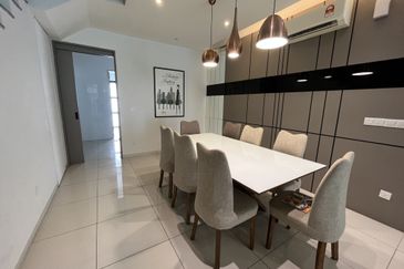 Tropical Villa Luxury Service Suites