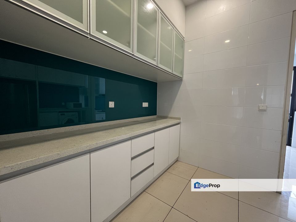 Tropical Villa @ Seri Kembangan Freehold 3 CP Low Density Modern ID Fully Furnished, Selangor, Seri Kembangan