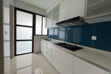 Tropical Villa Luxury Service Suites