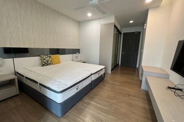 Tropical Villa Luxury Service Suites