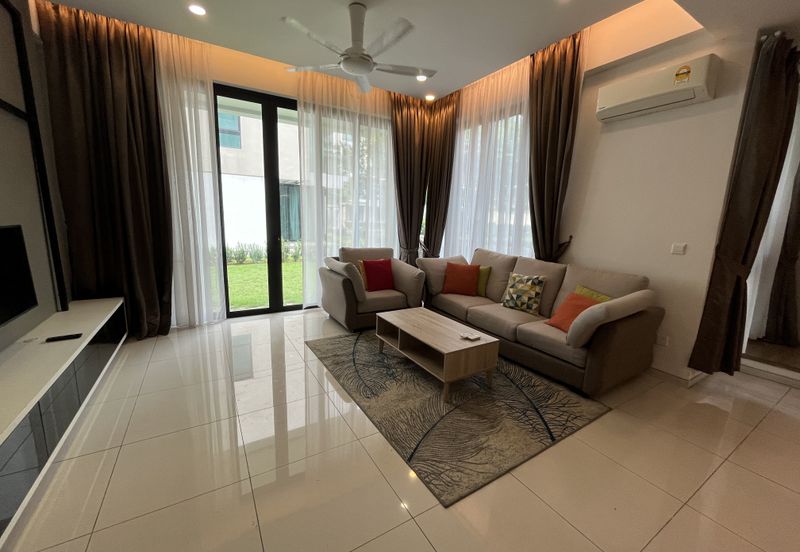 Tropical Villa Luxury Service Suites