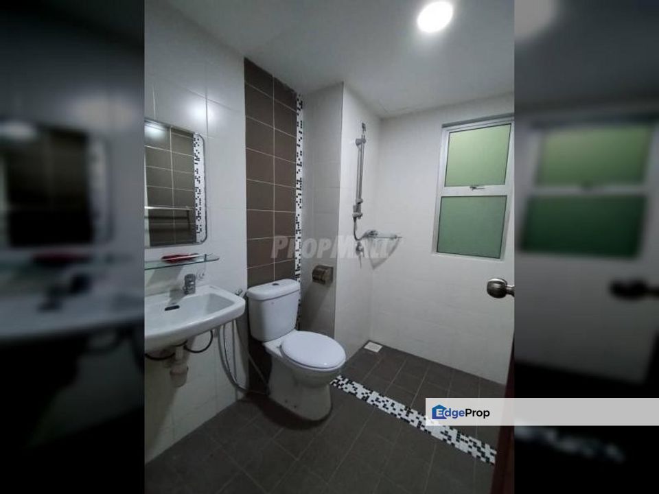 Villa Park Condo @ Taman Bukit Serdang Freehold 4 Room Well Kept For Sale, Selangor, Seri Kembangan