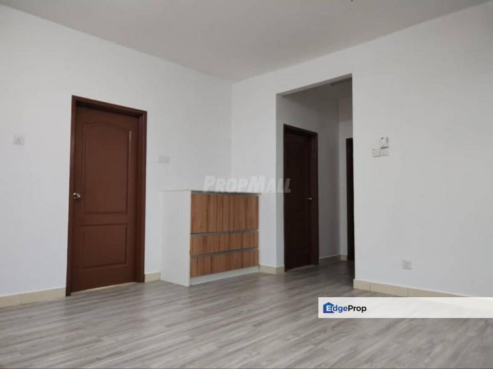 Villa Park Condo @ Taman Bukit Serdang Freehold 4 Room Well Kept For Sale, Selangor, Seri Kembangan