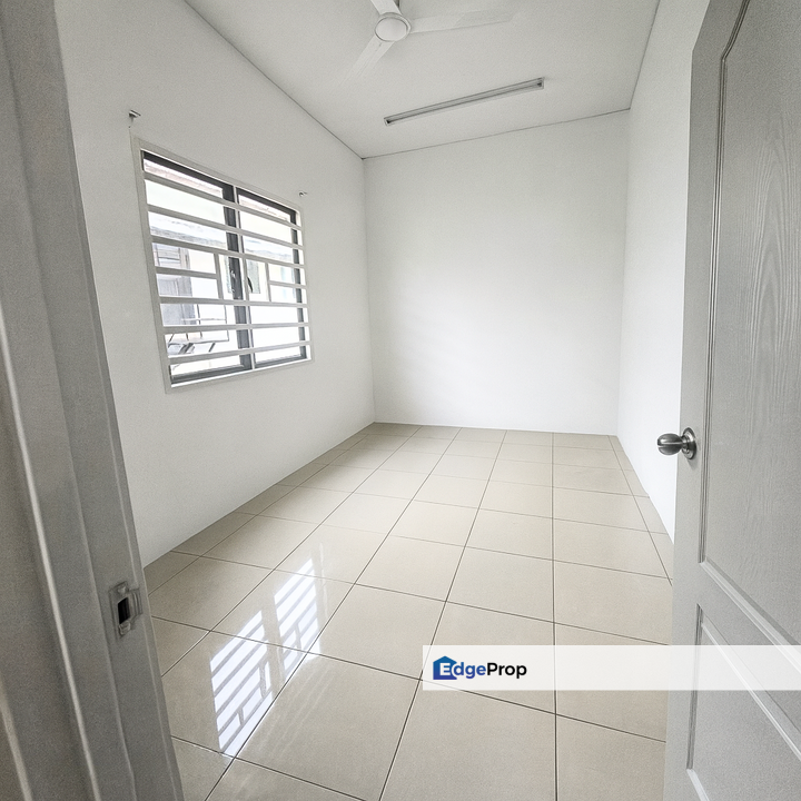 Taman Bayu Indera 1 Lukut PD Freehold Gated & Guarded Well Kept Unit Good Price For Sale, Negeri Sembilan, Port Dickson