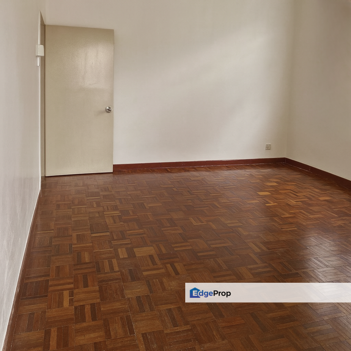 Subang Perdana Good Year Court 10 Ground Floor Rare Unit Freehold Good Location For Sale, Selangor, Subang Jaya