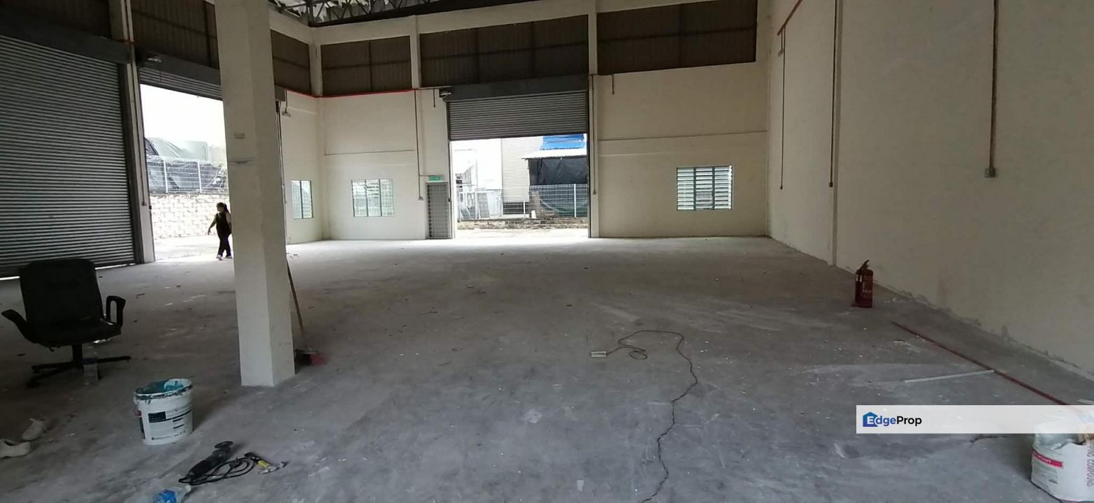 Kawasan Perindustrian Nilai 3 Corner Semi D Factory Warehouse 1.5 Sty for Sale, Negeri Sembilan, Nilai