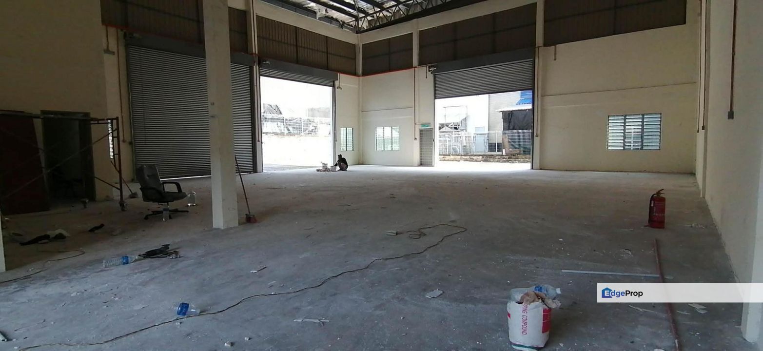 Kawasan Perindustrian Nilai 3 Corner Semi D Factory Warehouse 1.5 Sty for Sale, Negeri Sembilan, Nilai