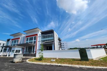 Suria Industrial Park (SIP)