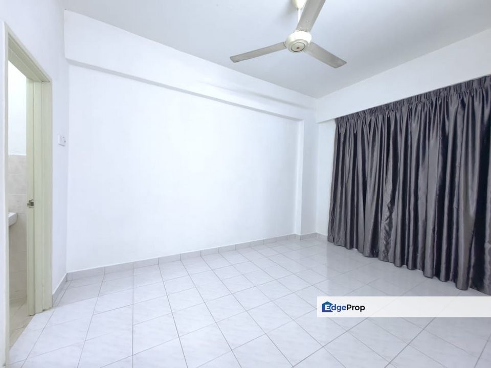 Mas Kipark Damansara @ Kepong End Unit Low Density Well Maintain Clean Unit For Sale, Selangor, Kepong