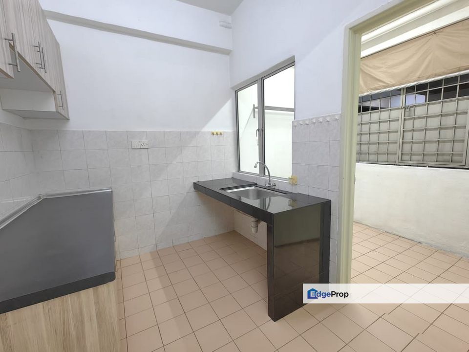 Mas Kipark Damansara @ Kepong End Unit Low Density Well Maintain Clean Unit For Sale, Selangor, Kepong
