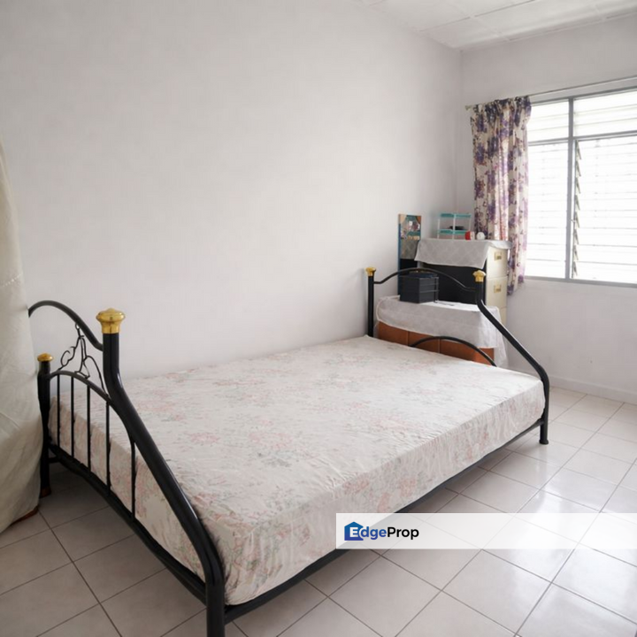 PP5 Taman Pinggiran Putra 2 Sty Non Bumi 4R3B Well Kept Unit For Sale, Selangor, Seri Kembangan