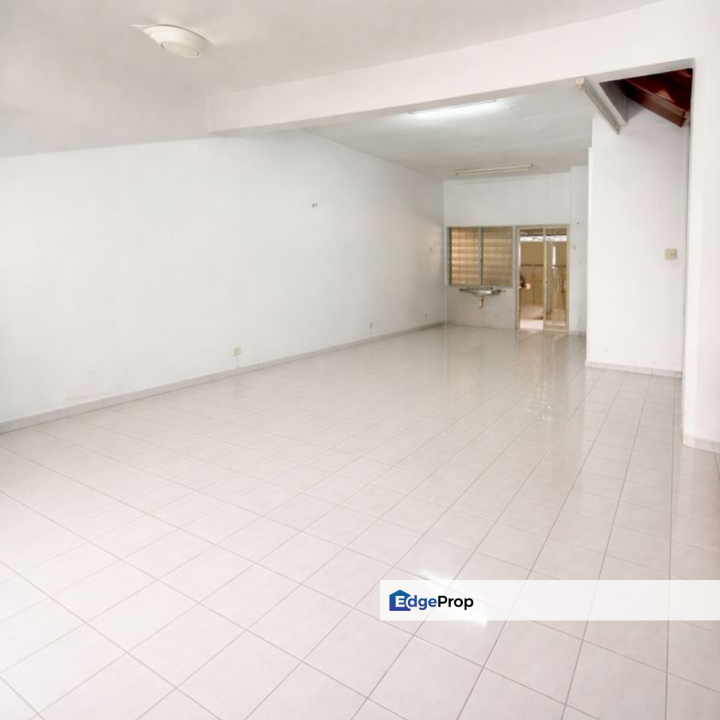 PP5 Taman Pinggiran Putra 2 Sty Non Bumi 4R3B Well Kept Unit For Sale, Selangor, Seri Kembangan