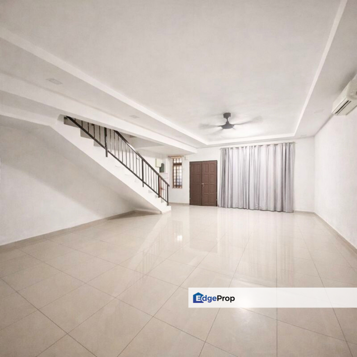 Bandar Mahkota Banting 2 Sty Freehold 4R3B Flood Free Area Kitchen Cabinet Extended For Sale, Selangor, Banting