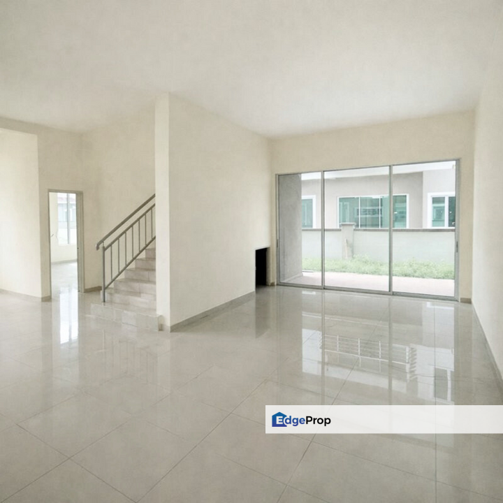 Taman Sri Kelanang Banting Bungalow 4000 Sqft 2 Sty Freehold 6 Room Gated Guarded For Sale, Selangor, Banting