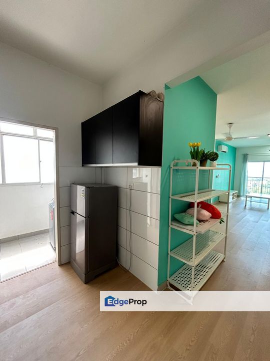 The Holmes 1 KL Corner unit Facing Pool 2 CP Furnished Kitchen Cabinet For Sale, Kuala Lumpur, Bandar Tun Razak