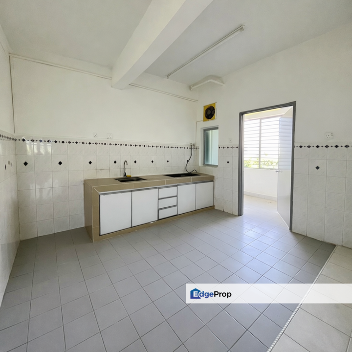 Subang Ville Aman Condo Sunway Subang Jaya End Unit Non Bumi Well Maintained Unit For Sale, Selangor, Bandar Sunway