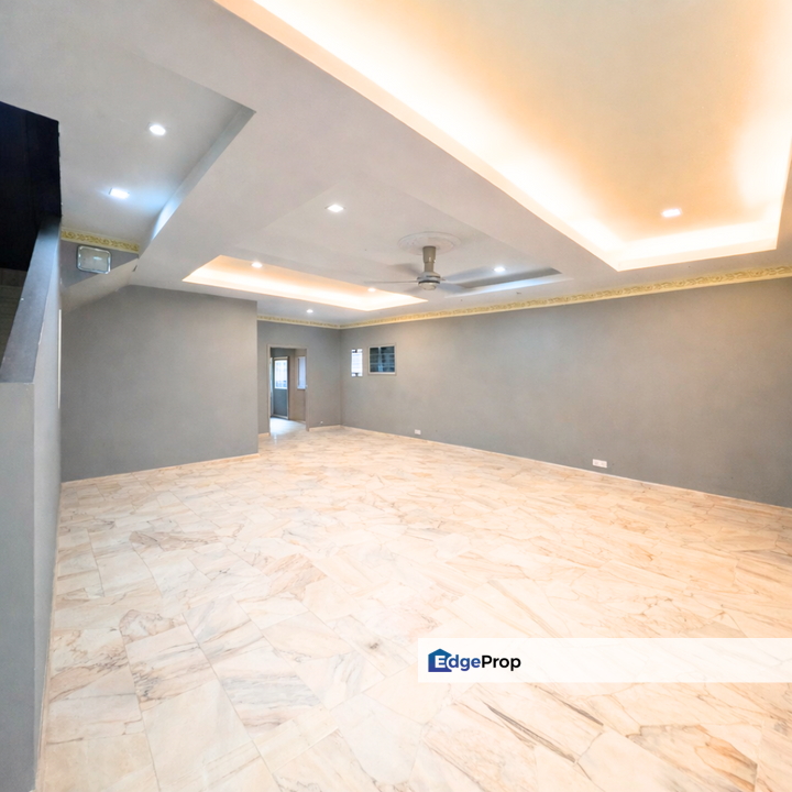 Taman Saujana Puchong 2 Sty Fully Renovated Open Facing Ample Parking Space For Sale, Selangor, Puchong South