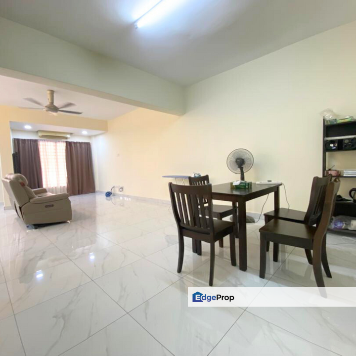 Puchong Hartamas 2 Sty 4R3B Fully Renovated 24 x 80 Move in Condition Freehold, Selangor, Puchong