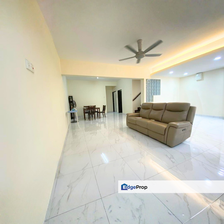 Puchong Hartamas 2 Sty 4R3B Fully Renovated 24 x 80 Move in Condition Freehold, Selangor, Puchong