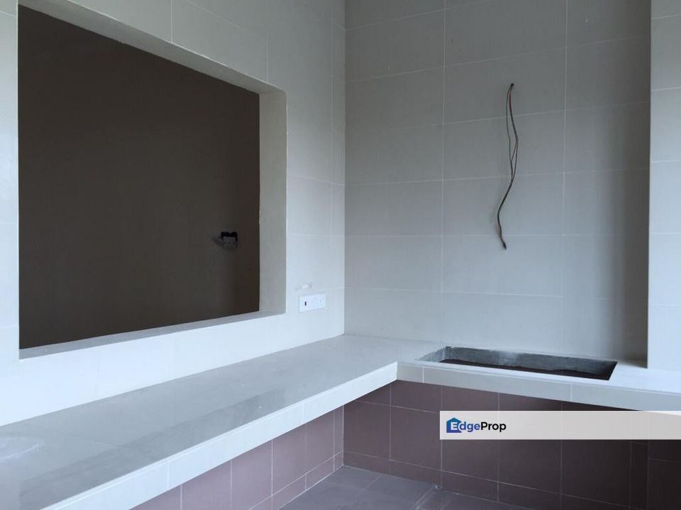 Bandar Puteri 9 Puchong 2.5 Sty Deluxe Semi D Freehold 8 Room 50x129 Extra Land For Sale, Selangor, Bandar Puteri Puchong