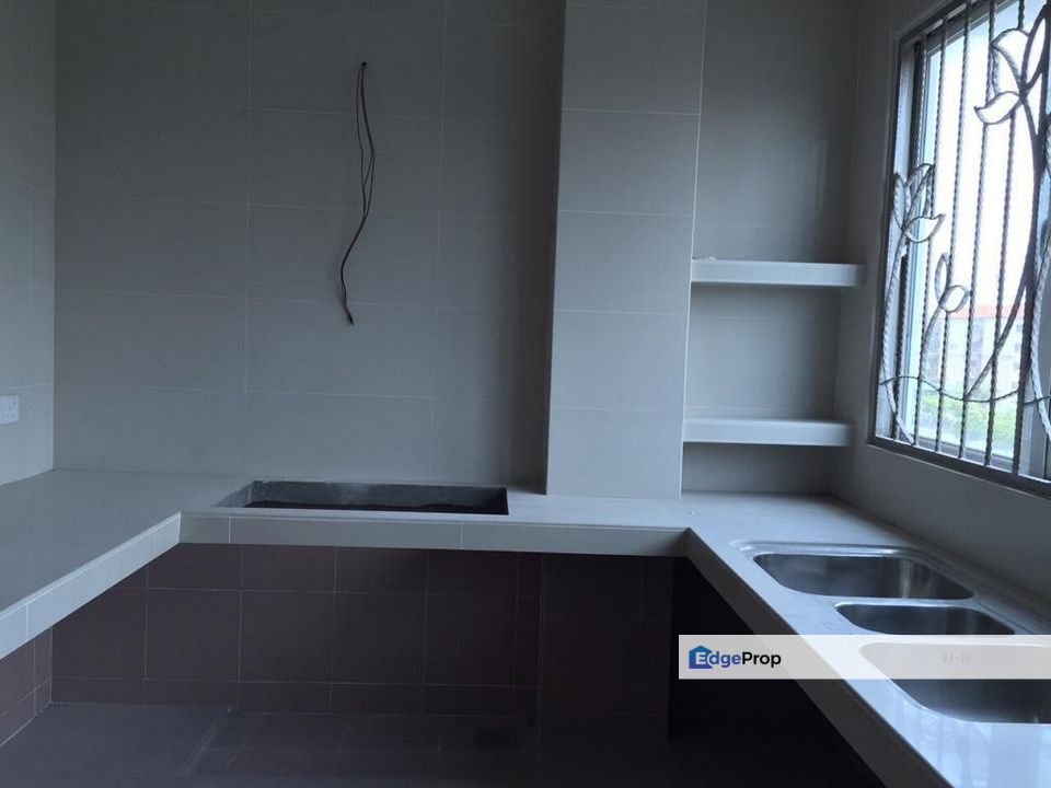 Bandar Puteri 9 Puchong 2.5 Sty Deluxe Semi D Freehold 8 Room 50x129 Extra Land For Sale, Selangor, Bandar Puteri Puchong