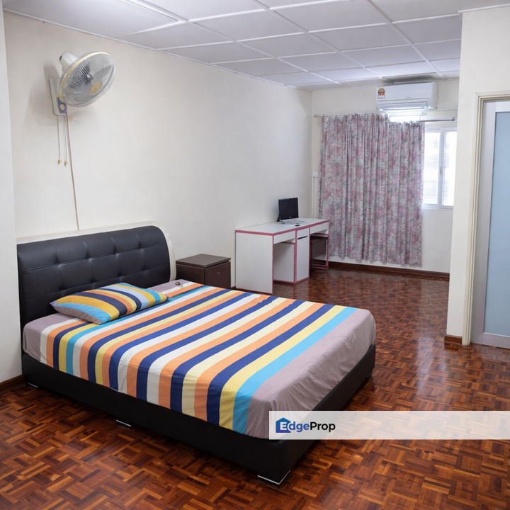 BK2 Bandar Kinrara Puchong 2 Sty Freehold Fully Extended Walk Distance to LRT BK5 Well Kept For Sale, Selangor, Bandar Kinrara Puchong