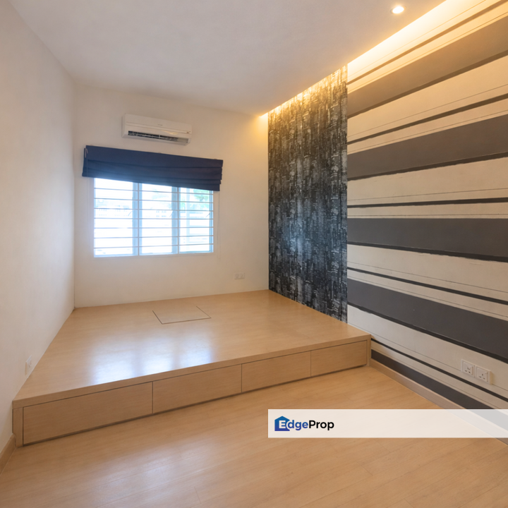 BK1 Bandar Kinrara Corner Lot Freehold Fully Renovated 3000 Sqft Kitchen Cabinet Move in Condition, Selangor, Puchong