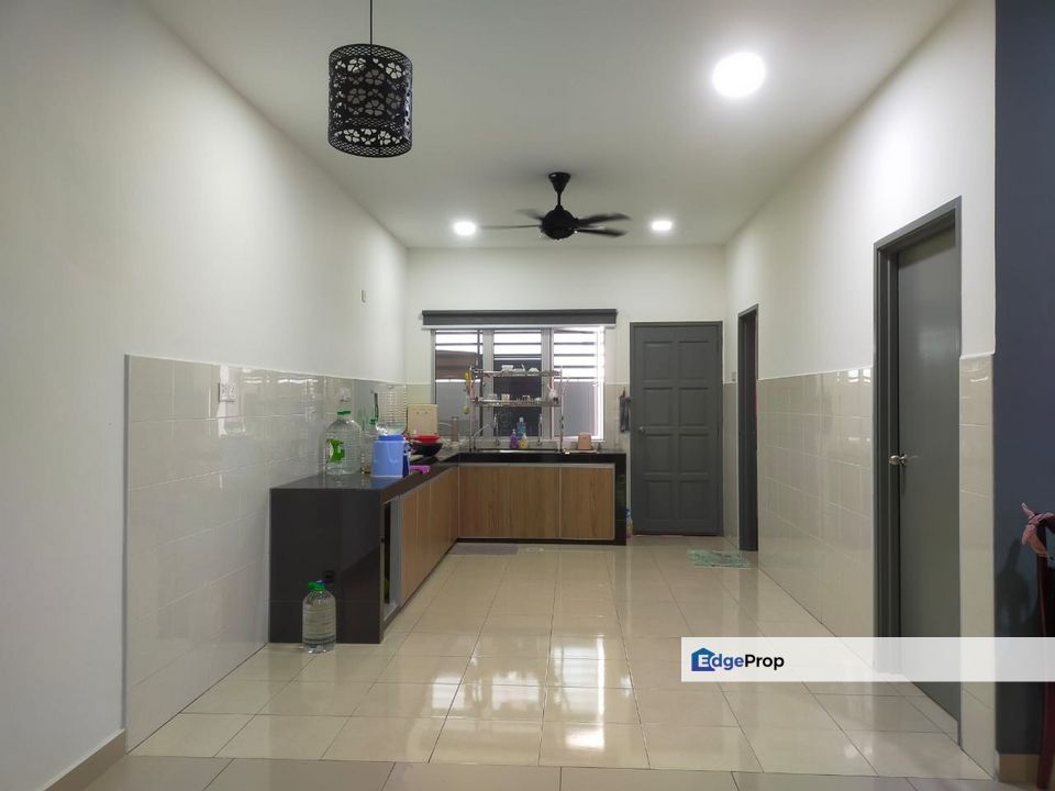 Taman Kerisi Indah Seremban 2 Double Sty Kitchen Cabinet 4R3B Ready to Move in For Rent, Negeri Sembilan, Seremban