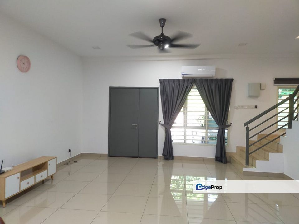 Taman Kerisi Indah Seremban 2 Double Sty Kitchen Cabinet 4R3B Ready to Move in For Rent, Negeri Sembilan, Seremban