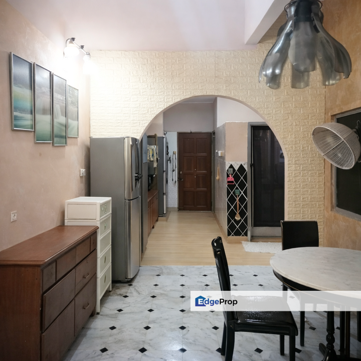 Taman Bukit Kuchai Puchong Non Bumi Fully Extended 20 x 80 Renovated For Sale, Selangor, Bandar Kinrara Puchong