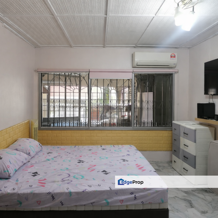 Taman Bukit Kuchai Puchong Non Bumi Fully Extended 20 x 80 Renovated For Sale, Selangor, Bandar Kinrara Puchong