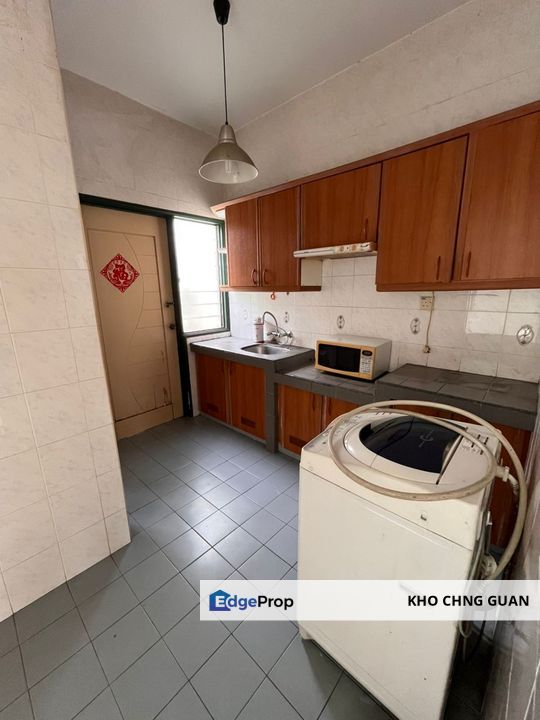 Puchong Utama Double Storey Open Facing Ample Carpark 4 Room Kitchen Cabinet For Sale, Selangor, Puchong