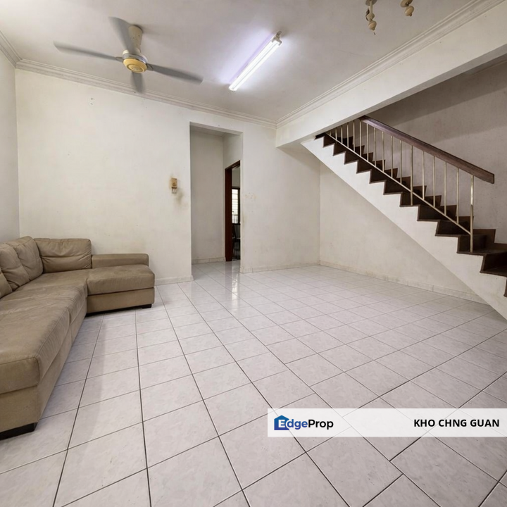 Puchong Utama 12 Freehold Facing Open Ample Parking 2 Sty 4 rooms 3 Baths, Selangor, Puchong