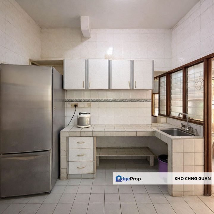 Puchong Utama 12 Freehold Facing Open Ample Parking 2 Sty 4 rooms 3 Baths, Selangor, Puchong