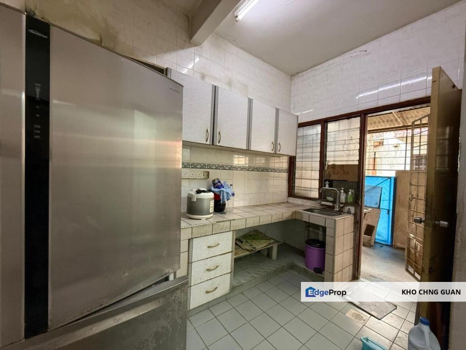 Puchong Utama 12 Freehold Facing Open Ample Parking 2 Sty 4 rooms 3 Baths, Selangor, Puchong