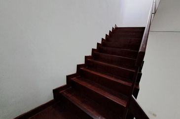 Jalan Puchong Utama 6