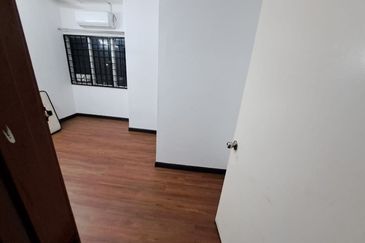 Jalan Puchong Utama 6