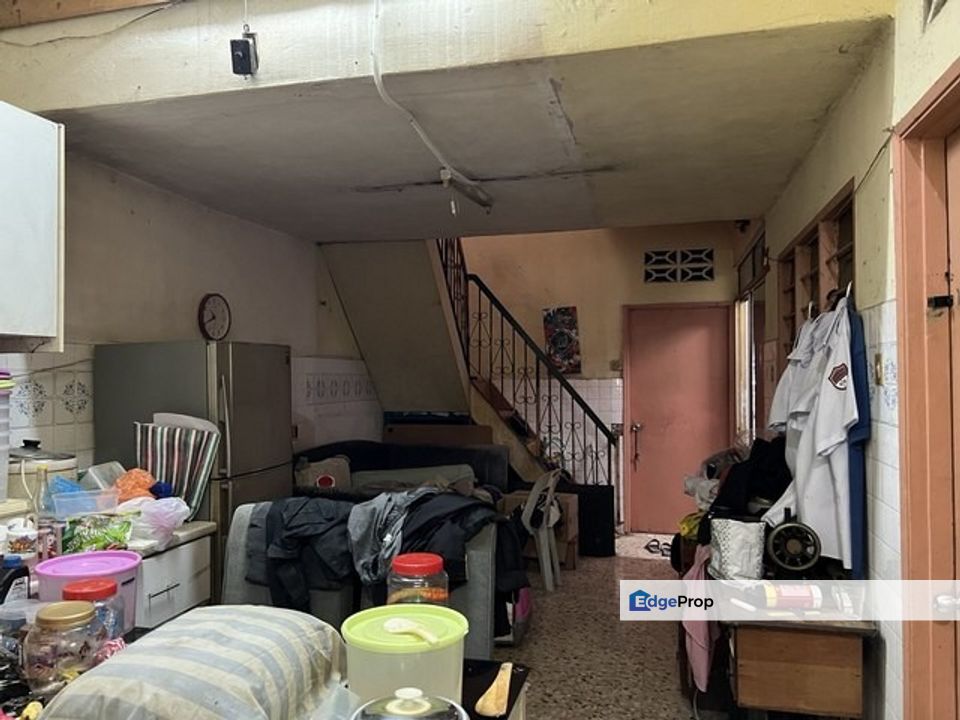 Taman Sri Serdang Single Storey For Sale Non Bumi Kitchen Extended, Selangor, Seri Kembangan