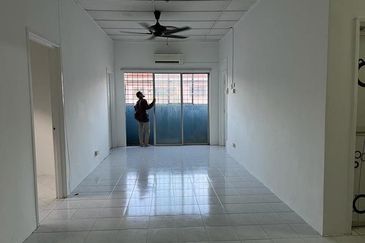 Putra Indah Apartment, Taman Pinggiran Putra