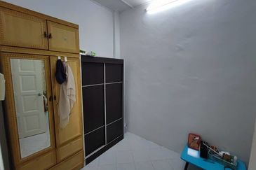 Putra Indah Apartment, Taman Pinggiran Putra
