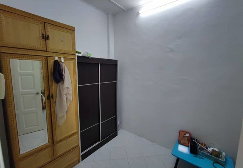 Putra Indah Apartment, Taman Pinggiran Putra