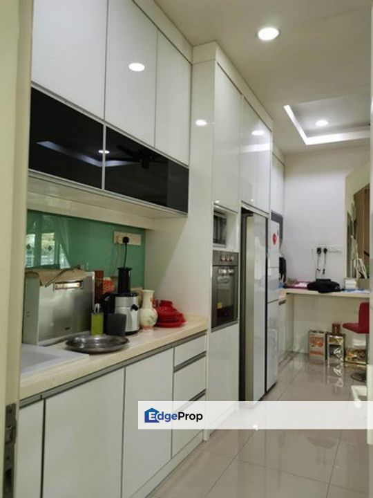 Taman Pelangi Semenyih For Sale Semi D 2 Sty FREEHOLD WELL MAINTAINED UNIT, Selangor, Semenyih