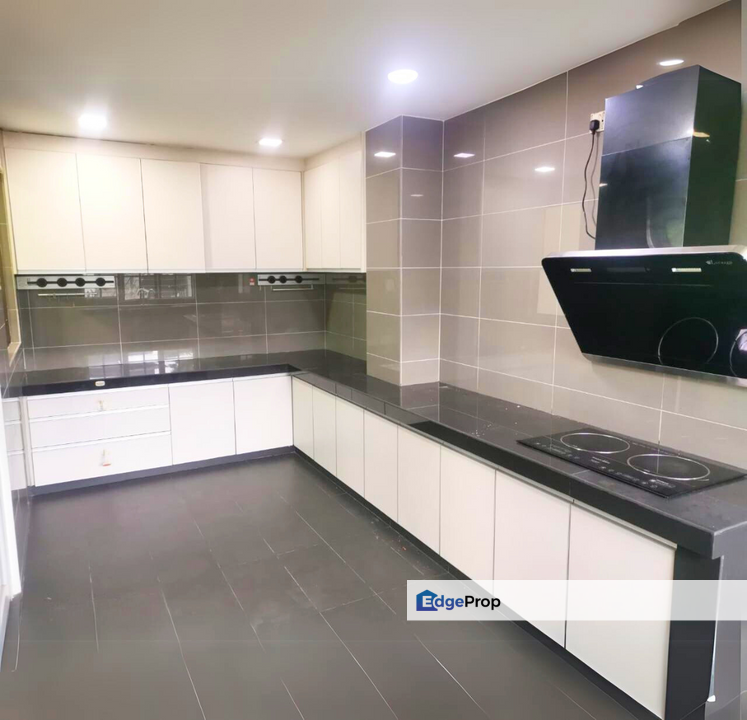 𝐅𝐑𝐄𝐄𝐇𝐎𝐋𝐃 𝟏𝟎 𝐅𝐭 𝐄𝐱𝐭𝐫𝐚 𝐋𝐚𝐧𝐝 𝐄𝐧𝐝𝐥𝐨𝐭 𝐌𝐮𝐭𝐢𝐚𝐫𝐚 𝐁𝐮𝐤𝐢𝐭 𝐉𝐚𝐥𝐢𝐥 𝐑𝐞𝐧𝐨𝐯𝐚𝐭𝐞𝐝 𝐖𝐞𝐥𝐥 𝐌𝐚𝐢𝐧𝐭𝐚𝐢𝐧𝐞𝐝, Kuala Lumpur, Bukit Jalil